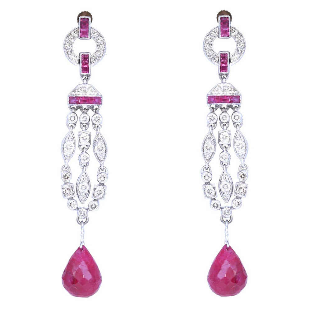 Boîte pour boucles d'oreilles de style Art déco, rubis, rubis et diamants baguettes, 1970 en vente 1