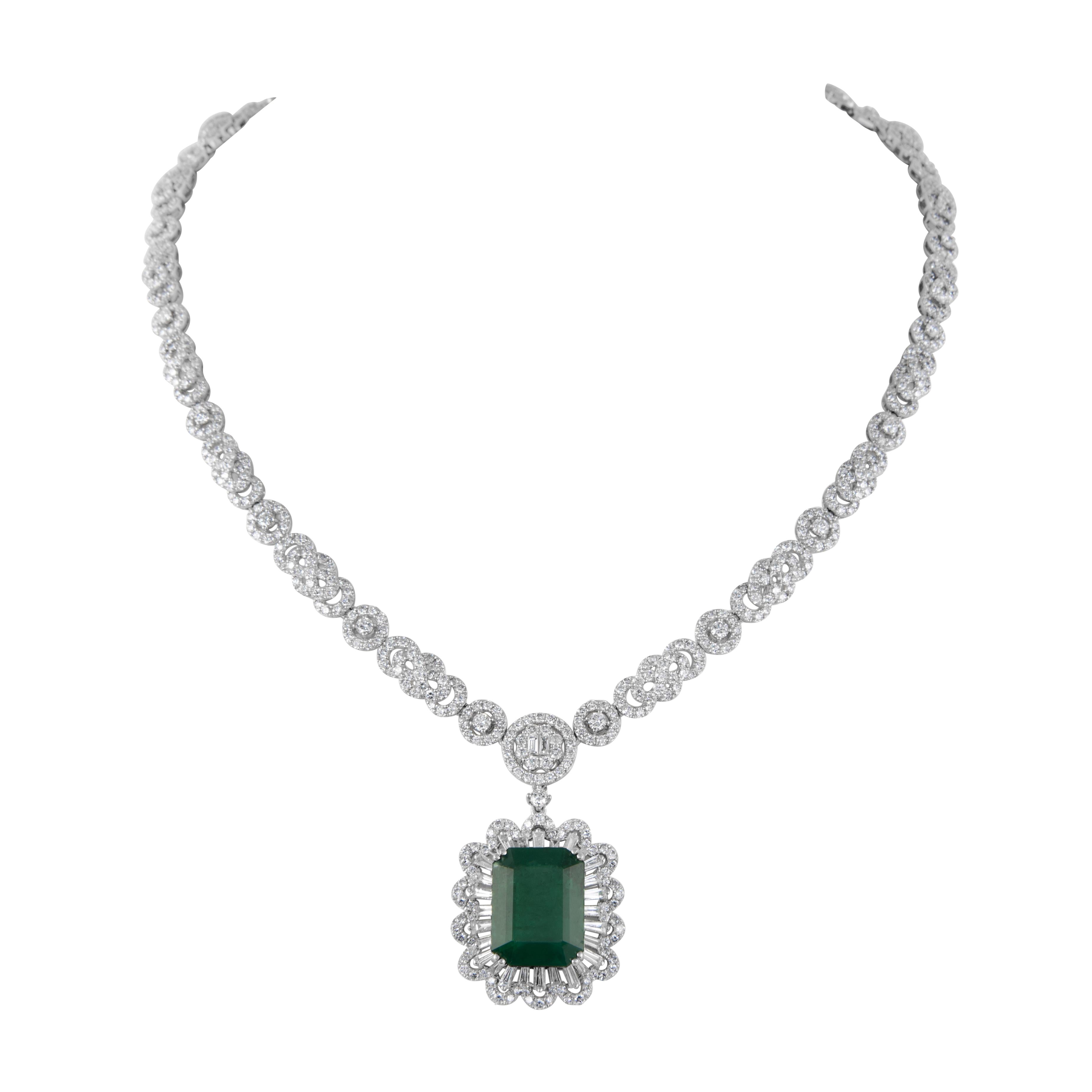 23,92 Smeraldo Taglio Smeraldo e Diamanti Collana Grande in Oro Bianco 18k