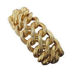 Wide Double Row Interlocking Link Bracelet 18 Karat Yellow Gold 21.7 Grams