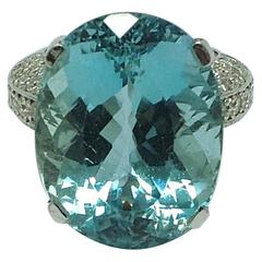 22.05 Carat Oval Aquamarine Diamond Cocktail Ring 22.05 Carat Oval Aquamarine Diamond Cocktail Ring