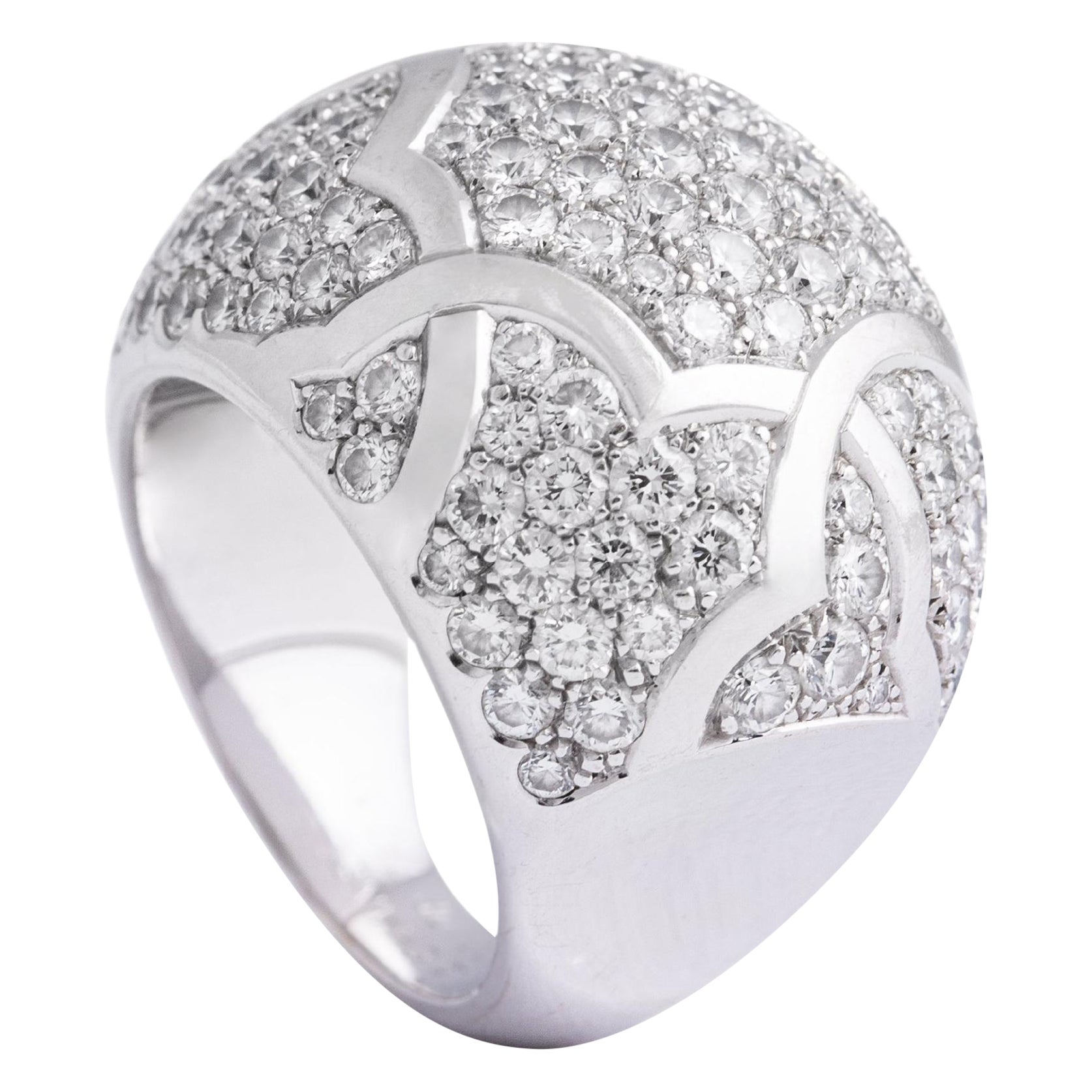 Chanel - Bague en or blanc 18 carats à diamants Dome Camelia
