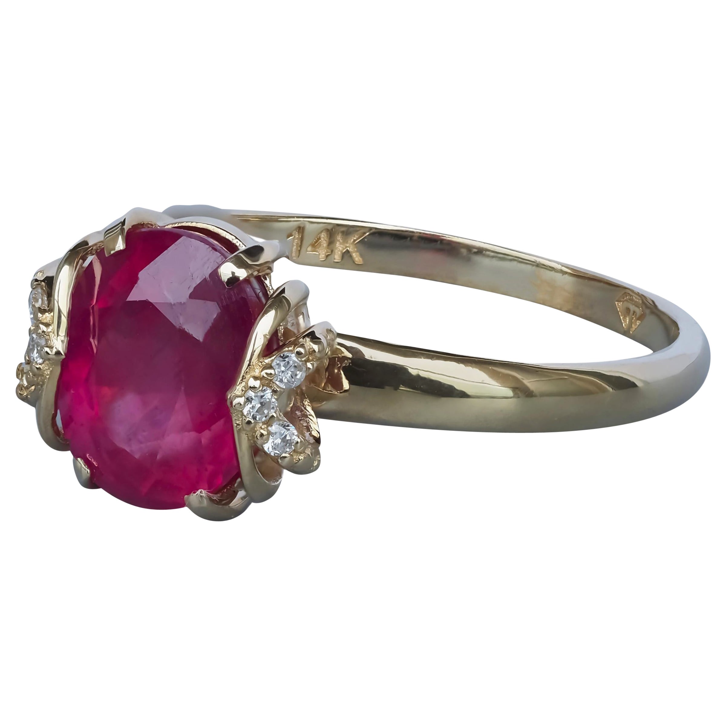 Ruby 14 G 14 Karat Gold Ring with Ruby and Diamonds, Oval Ruby Ring For Sale at ...