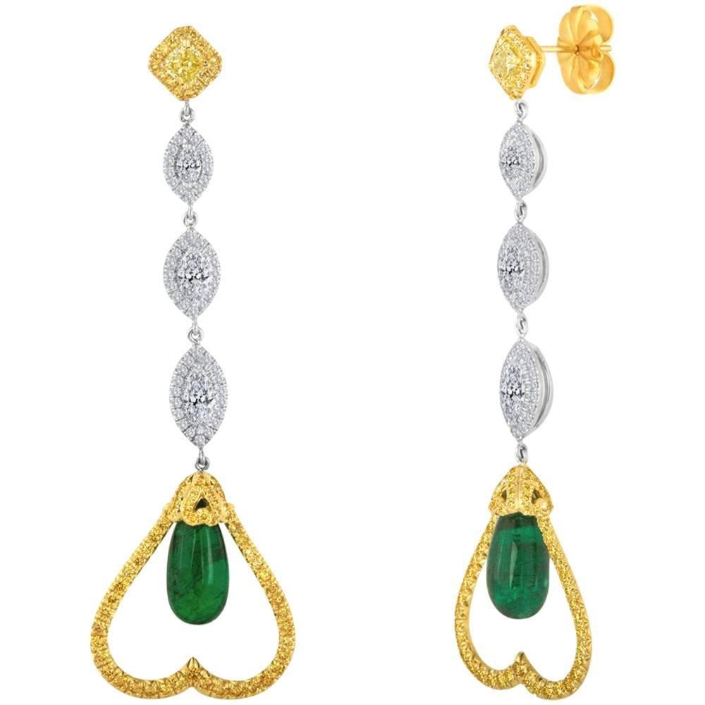 Emerald Drops White Yellow Diamond 14.34 Carat Two-Color Gold Dangle Earring