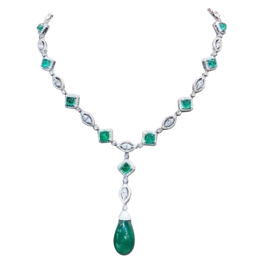 AIG Certified 37.00 Carat Zambian Emeralds 7.70 Ct Diamonds 18K Gold Necklace