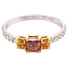 Alexander Beverly Hills GIA 0,79 Karat Rosa & Gelber Diamant-Dreisteinring 18k