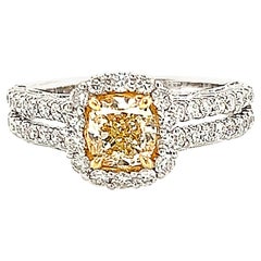 Alexander Beverly Hills 1,67ctt Fancy Yellow VVS2 Cushion Diamond Halo Ring 18k