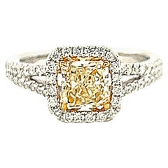 Alexander Beverly Hills Anillo de halo de diamantes de fantasía amarillo claro de 1,48 ct 18k