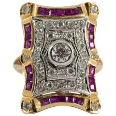 Anillo de Cóctel de Oro Amarillo con Rubí y Diamantes Blancos Estilo Art Déco