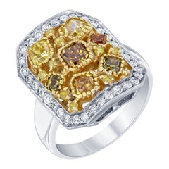 Anello da cocktail in oro bianco da 2,32 carati con diamante a colori fantasia da 18 carati