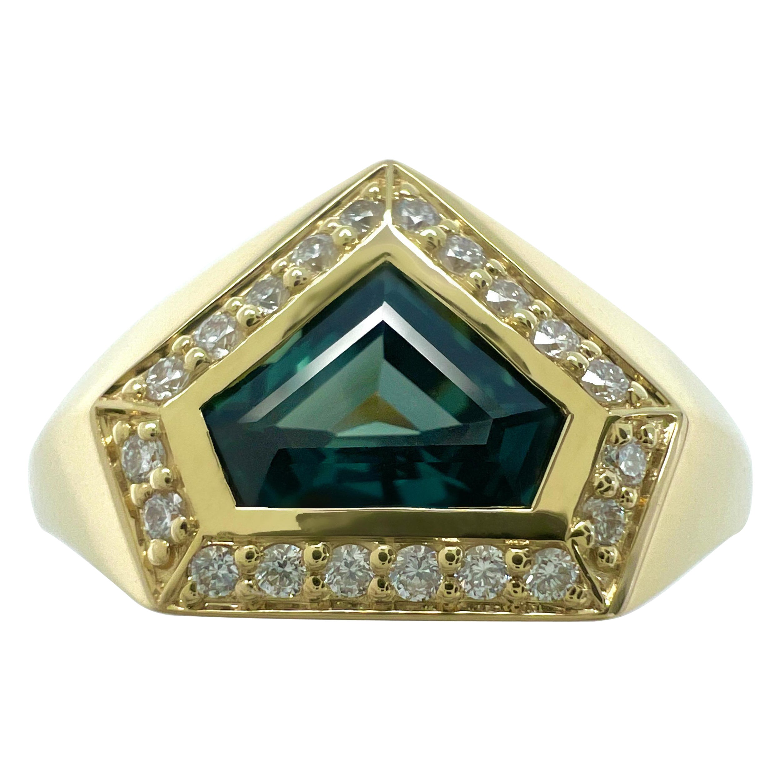 1.46ct Fancy Untreated Colour Change Sapphire Diamond 18k Gold Halo Signet Ring For Sale