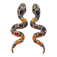 Pendientes Bochic "Oriente" de rubí y zafiro múltiple en forma de serpiente, engastados en oro de 18 quilates y plata