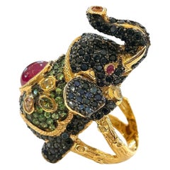 Bochic "Orient" Bagues éléphants en rubis, émeraude et saphir serties d'or et d'argent 22K