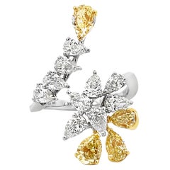 Alexander Beverly Hills Anello bypass con diamanti bianchi e gialli a pera da 4,13 carati 18k