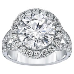 Anello con diamante taglio brillante rotondo certificato GIA da 5 carati con gambo e pavé