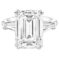 Anillo de diamantes talla esmeralda VVS2 de 6,06 quilates con certificado GIA y baguette cónica