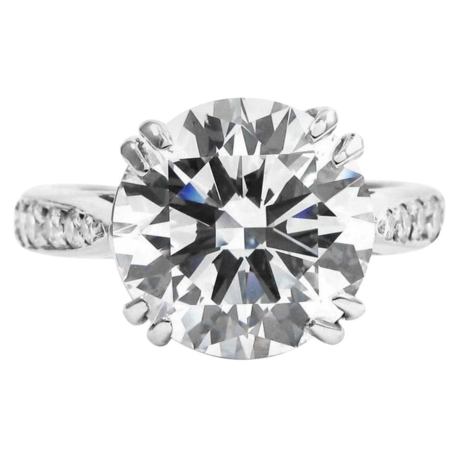 Anillo con pavé de diamantes redondos de 2,41 quilates, color D y claridad VVS1, certificado por el GIA