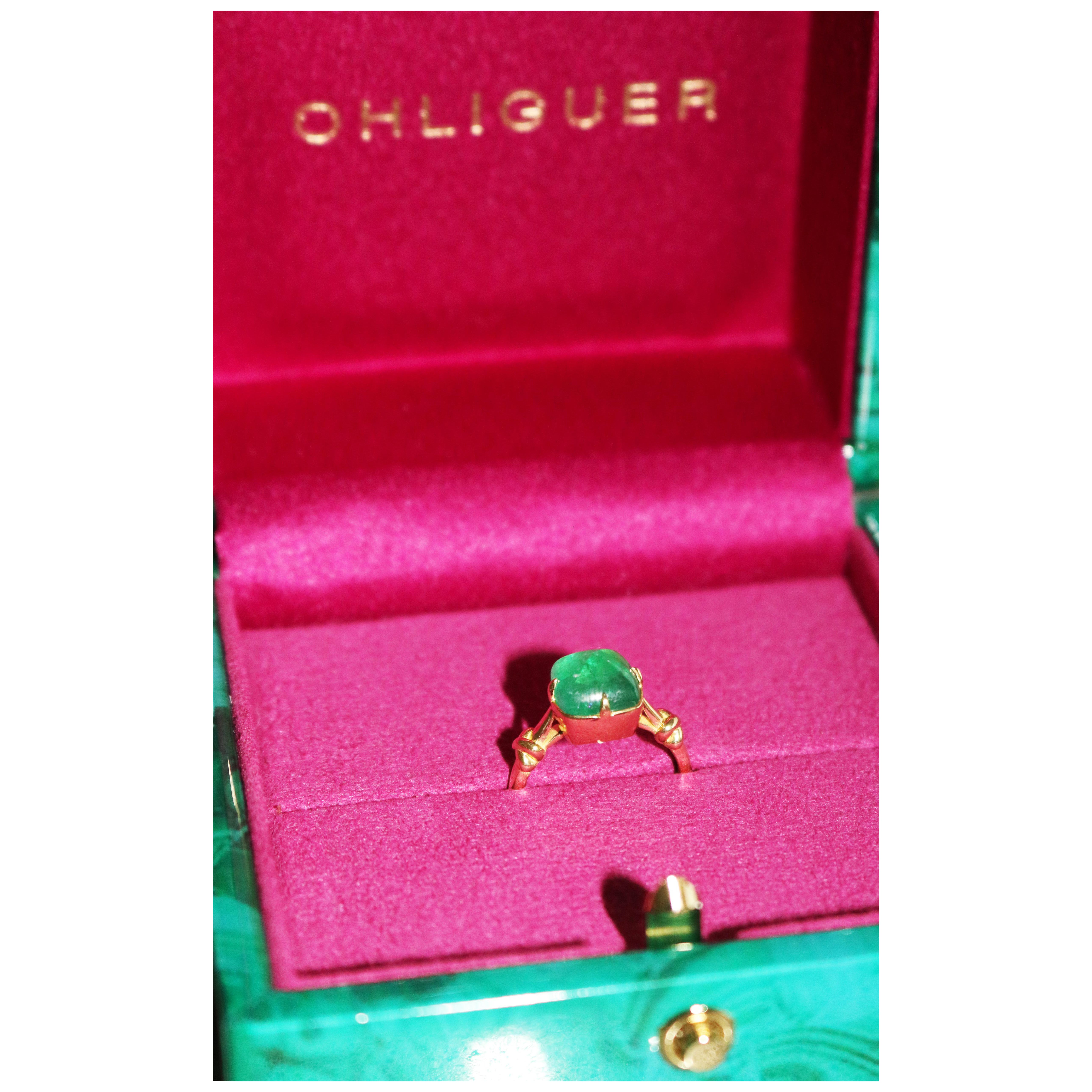 For Sale:  Sugarloaf 1.60ct Cabochon Emerald Knot Ring in 18ct Yellow Gold 3