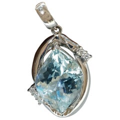 Fancy Shape Aquamarin Brilliant Pendant 7.8 ct Platinum 0.35 ct beautiful Color