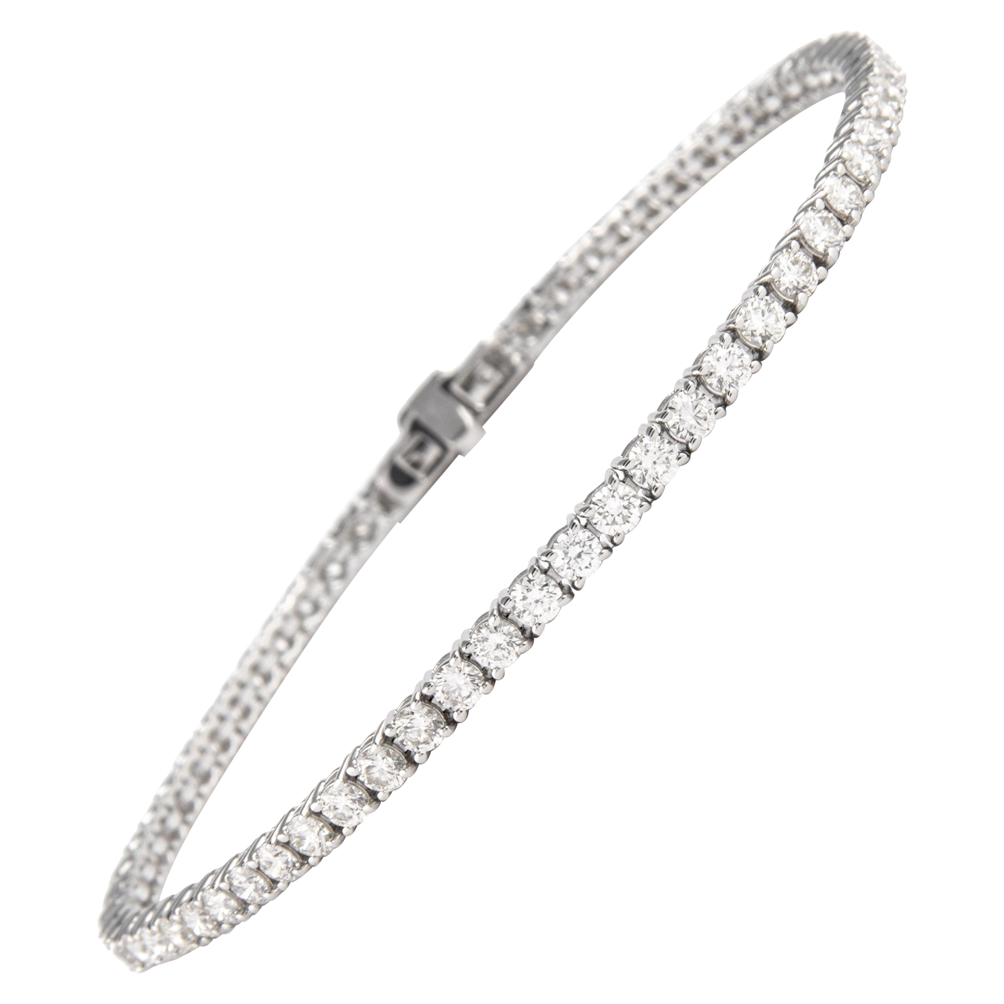 Alexander Beverly Hills Tennisarmband aus 18 Karat Weißgold mit 4,19 Karat Diamanten
