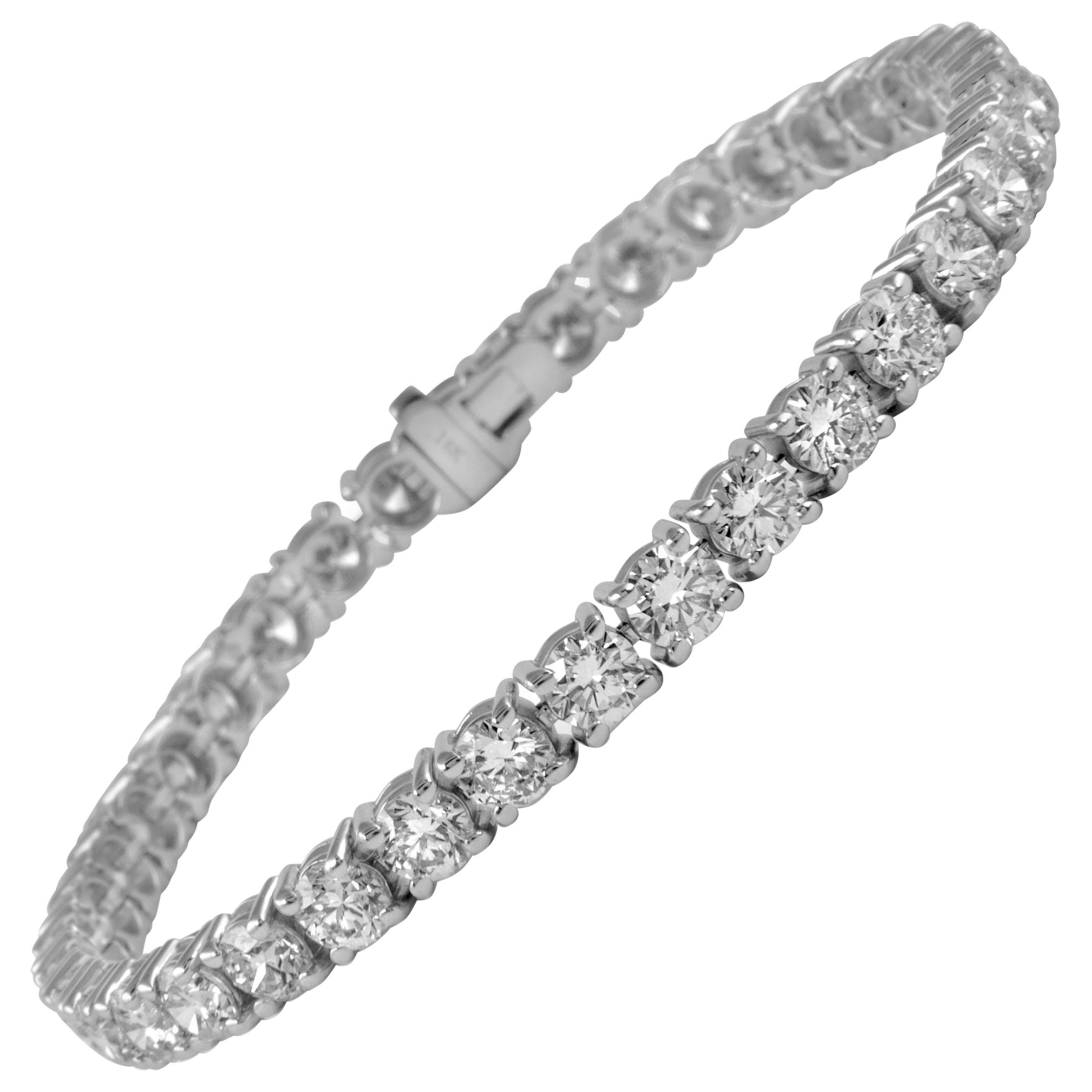 Alexander Beverly Hills Tennisarmband aus 18 Karat Weißgold mit 10,49 Karat Diamanten im Angebot