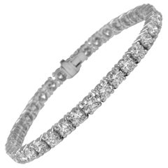 Alexander Beverly Hills Tennisarmband aus 18 Karat Weißgold mit 10,49 Karat Diamanten