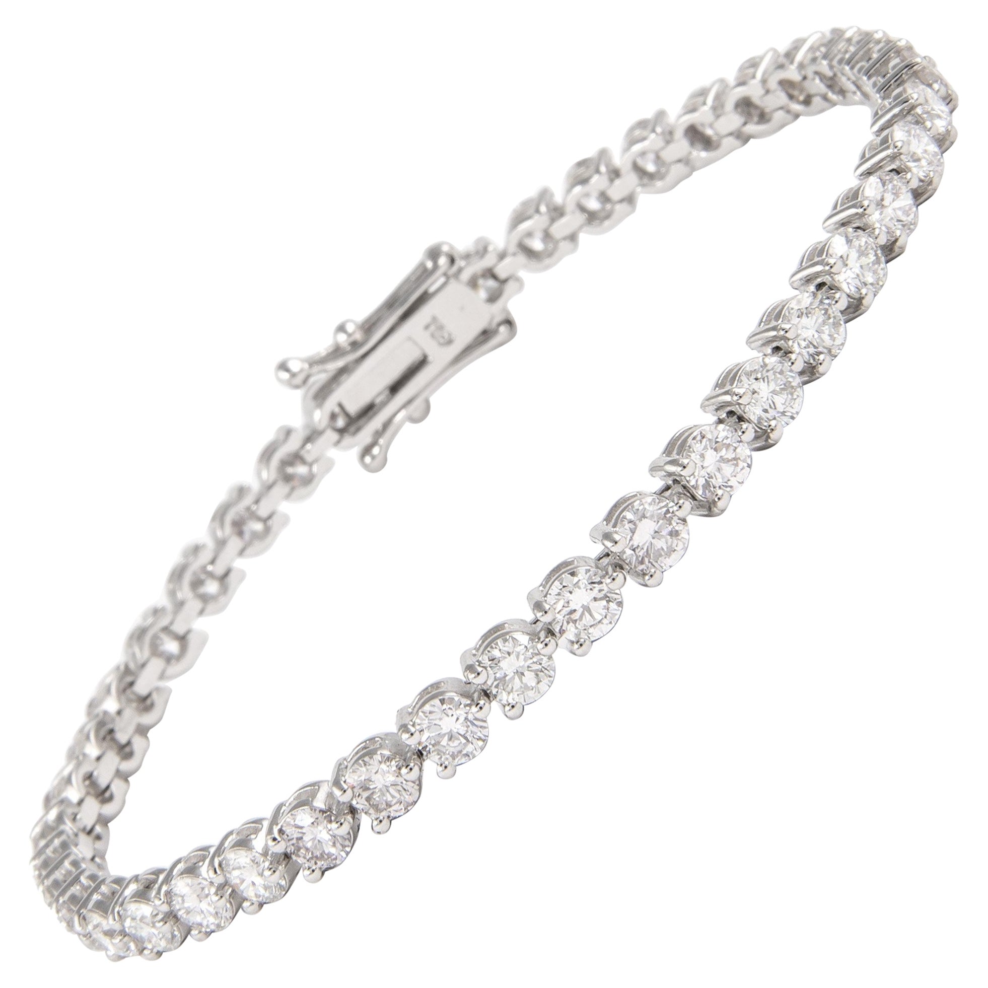 Alexander Beverly Hills Bracelet tennis à 3 griffes en or blanc 18 carats et diamants 7,50 carats