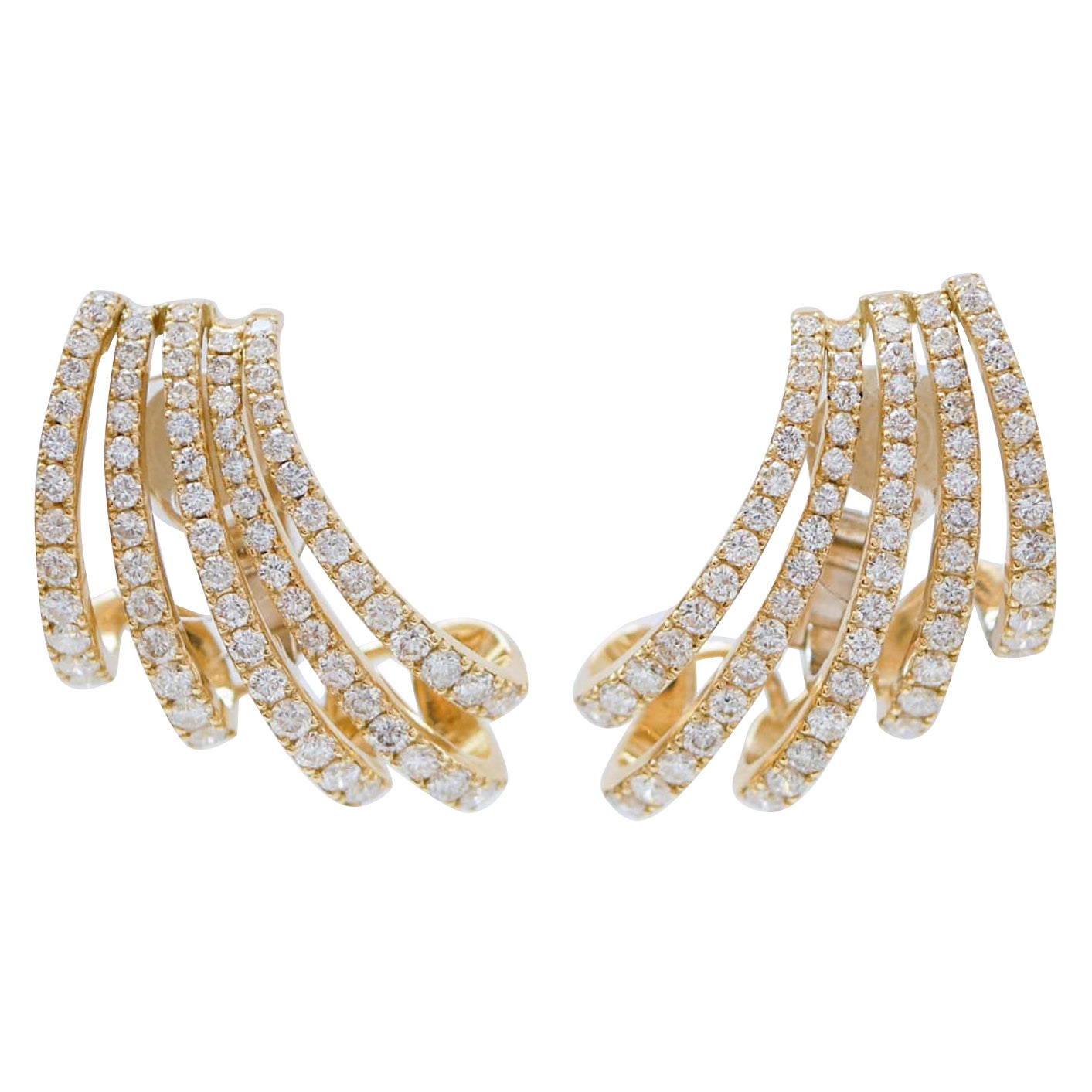 Diamonds, 18 Karat Yellow Gold Modern Earrings.