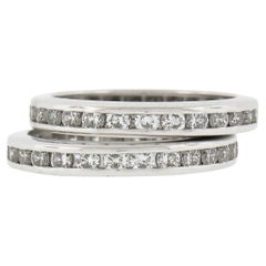 Paire de bagues de garde en platine à diamants ronds et brillants de 2ctw en serti Channel
