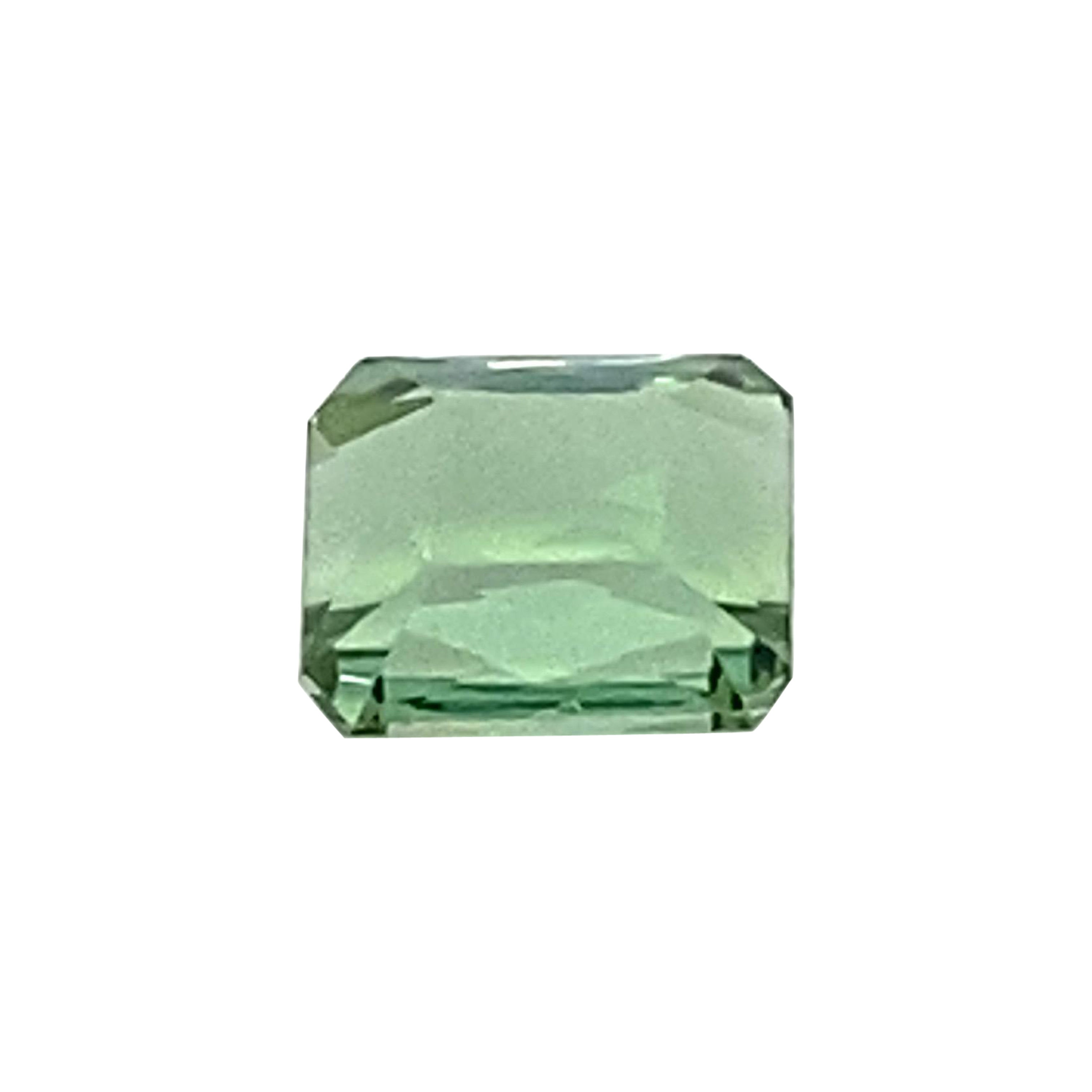 Gema suelta de turmalina verde talla cojín de 2,20 quilates en venta