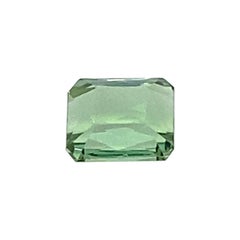 Gema suelta de turmalina verde talla cojín de 2,20 quilates