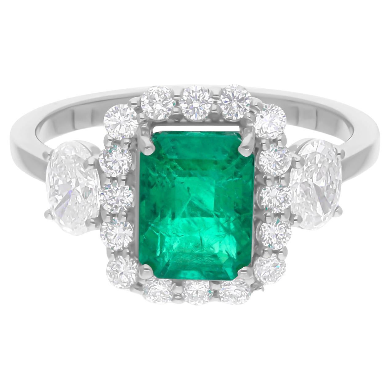 Anillo de cóctel con esmeralda zambiana de 2 quilates Diamante SI/H de 1 quilate Oro blanco de 14 quilates