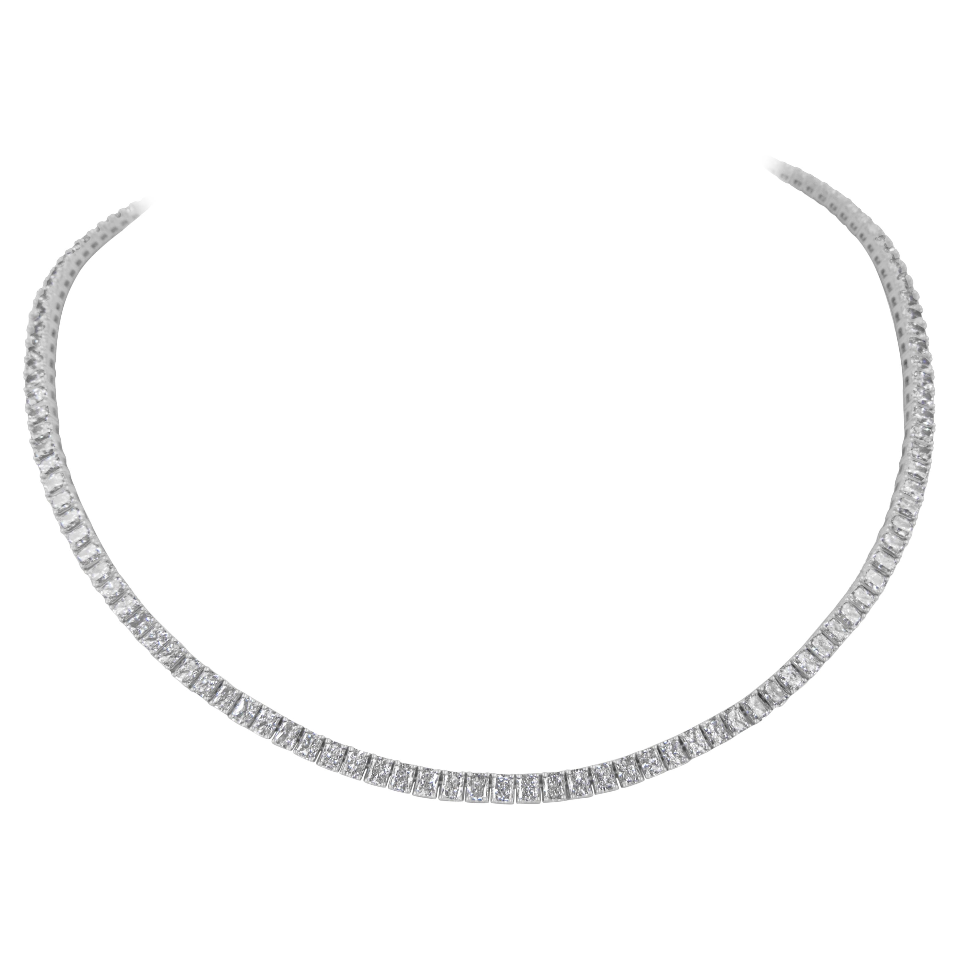 Alexander Beverly Hills 19,79ct Radiant Diamond Tennis Necklace Oro bianco 18k in vendita