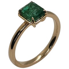 Monture en or jaune 14 carats sertie d'une émeraude verte luxuriante naturelle de 1,1 carat