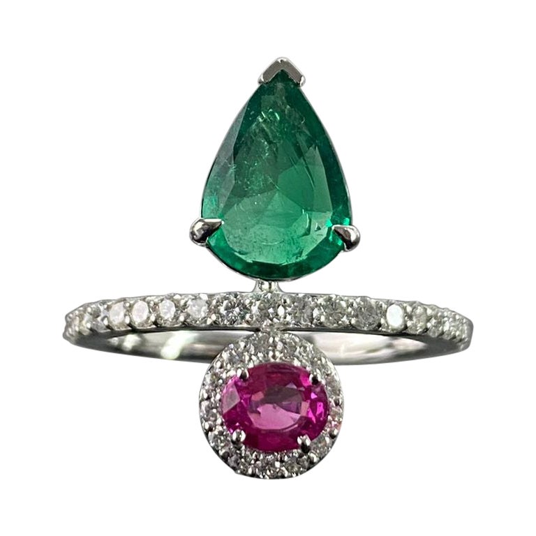 Anillo certificado de esmeralda natural de Zambia en forma de pera con rubí ovalado y diamantes