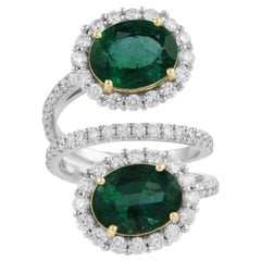 Alexander Beverly Hills Anillo Bypass de Esmeralda y Diamante de 4,79 ct y Oro Blanco de 18k