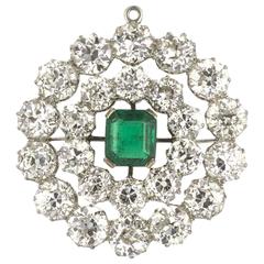 20th Century Stunning Emerald and Diamond Brooch/Pendant 10