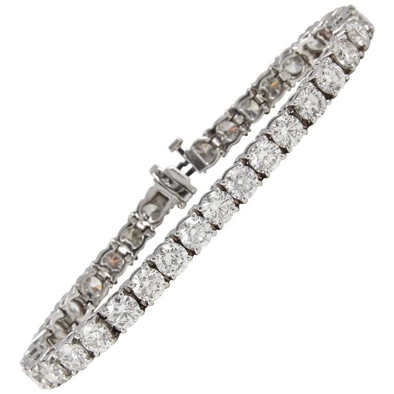 Half a carat Each Diamond Tennis Bracelet For Sale at 1stdibs