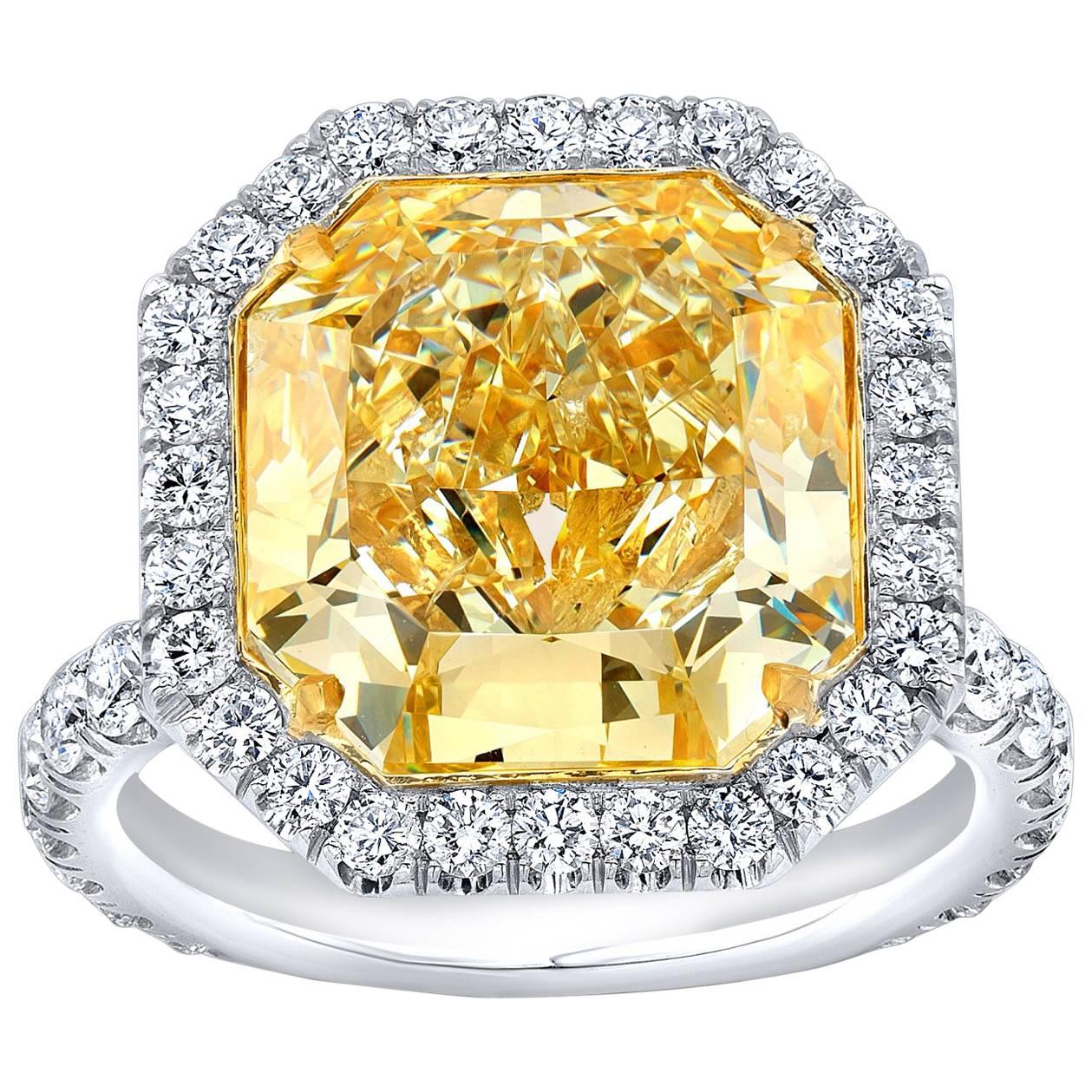 Canary Fancy Light Yellow Diamond Ring Radiant Cut GIA Certified 10.43 Carat 