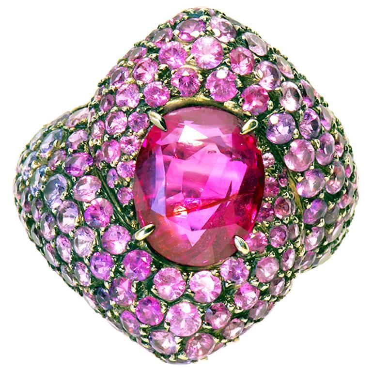 3, 58 Carats Pink Ruby Ring Set With 5, 94 carats Pink and Purple Sapphires Pavage For Sale