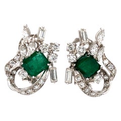 Retro Vintage Natural Emerald and Diamond Dangle Earrings in 18K White Gold.