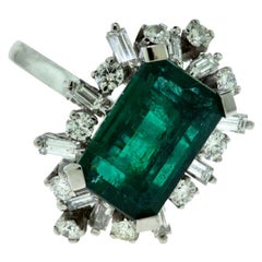AAAAA+ Finest Natural Beryl 6 Carat Emerald and Diamond Platinum Ring, GIA