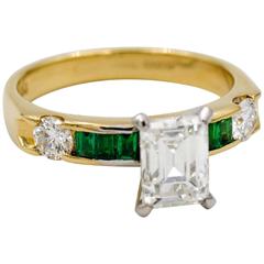 1.33 Carat Diamond Emerald 18 K White Gold Ring