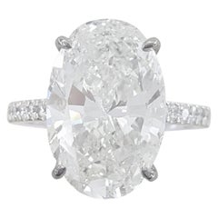Anello con diamante taglio ovale certificato GIA da 5,02 carati con purezza IF in oro bianco 18 carati