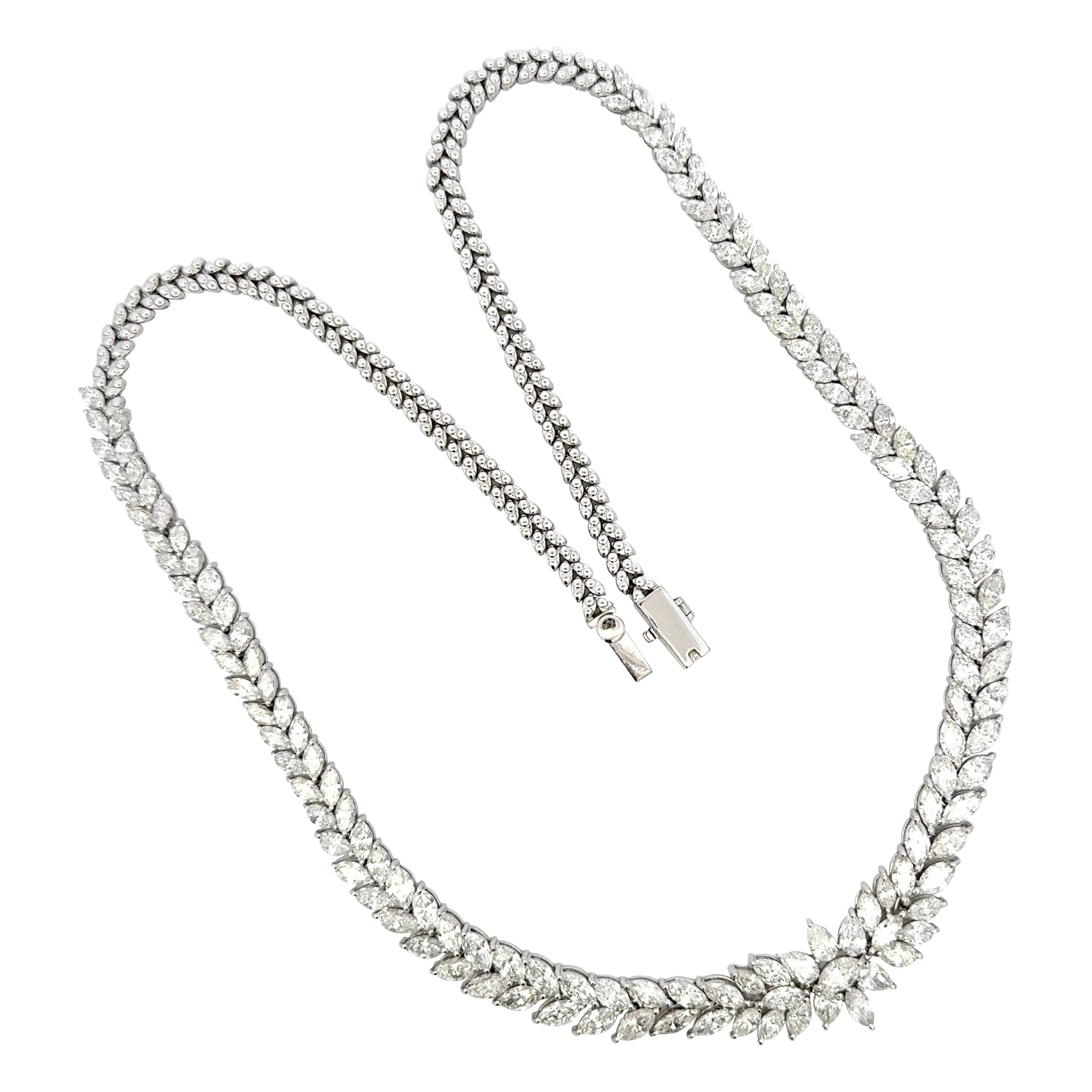 Squisita collana di diamanti in vendita