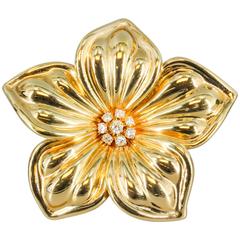 VAN CLEEF & ARPELS Diamond and Gold Flower Brooch 8