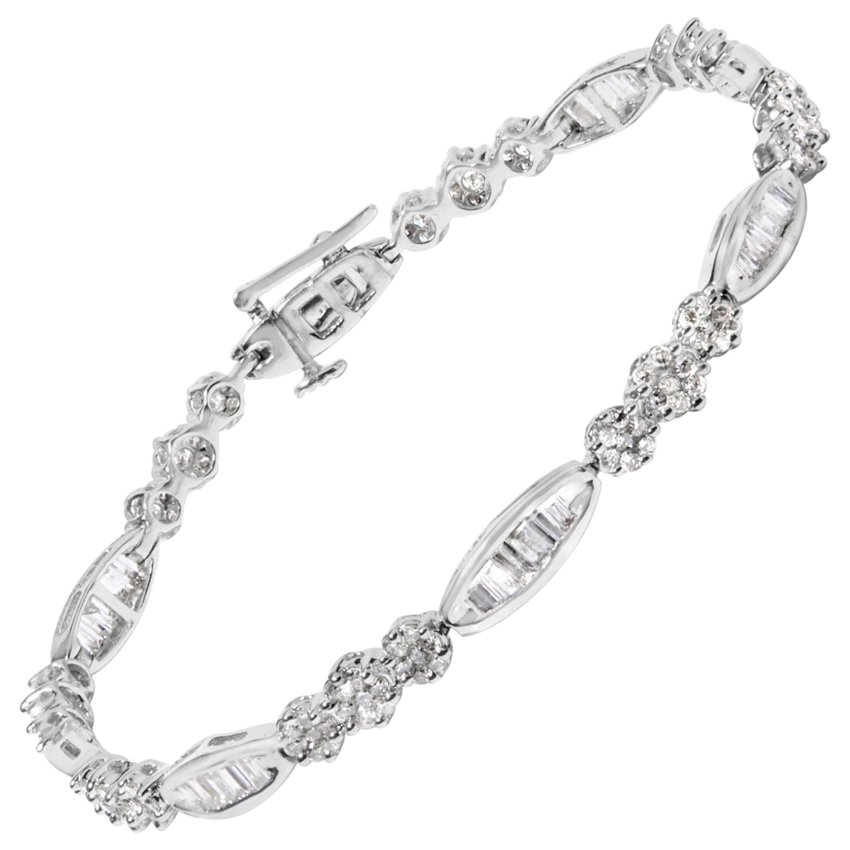 Bracciale A Link in oro bianco 14K con 2 1/2ct diamanti alternati a grappolo floreale e ovale in vendita