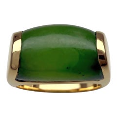 Seltener Bvlgari Bulgari Tronchetto 18 Karat Gelbgold Ring mit Schachtel aus grüner Jade mit Tronchetto