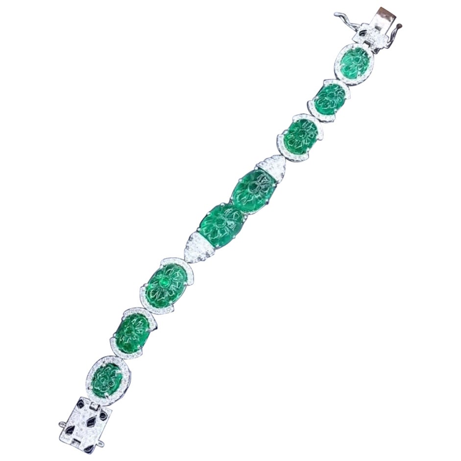 AIG Certified 54.00 Carat Zambian Emeralds 3.30 Ct Diamonds 18K Gold Bracelet For Sale