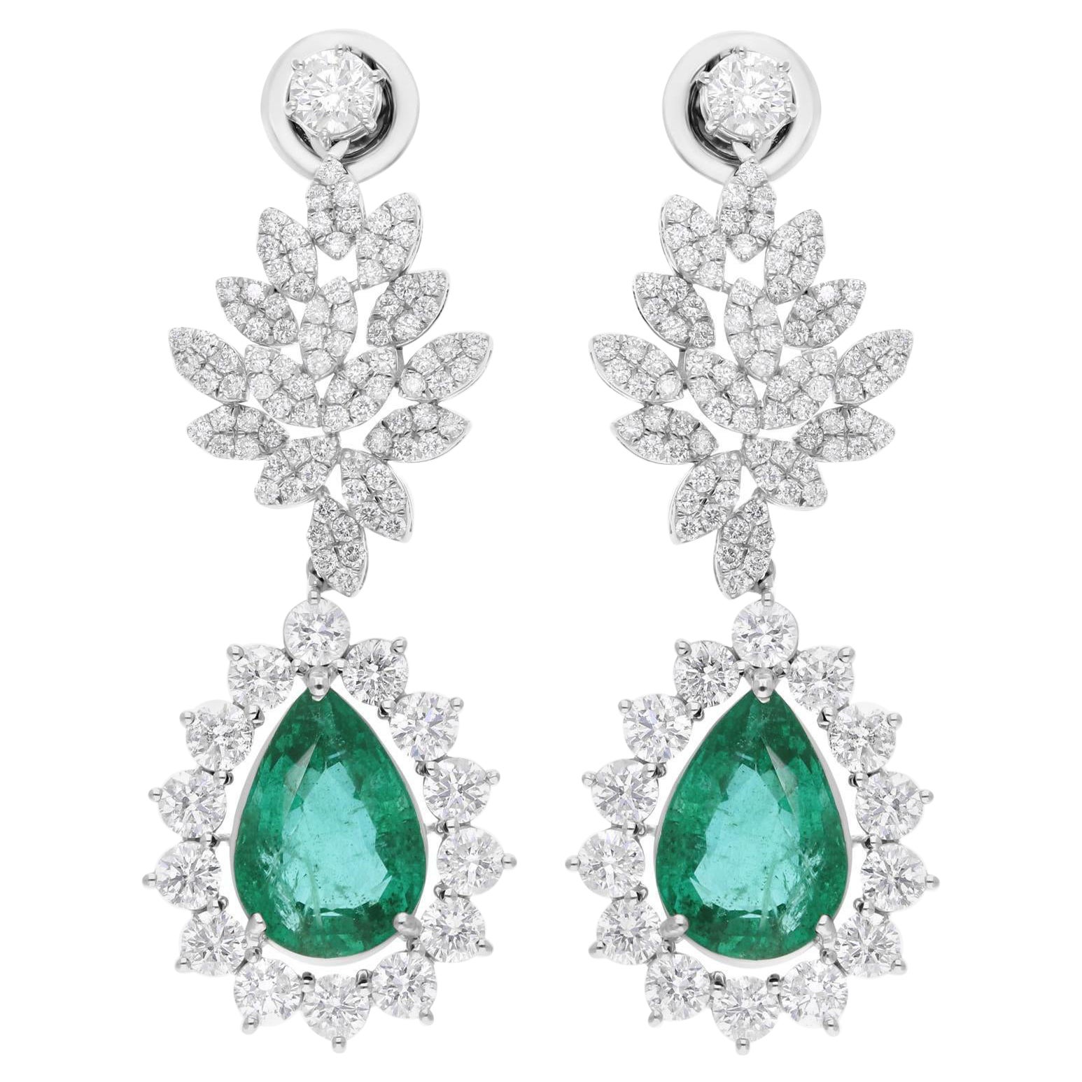 Pendientes de esmeralda zambiana pera de 6,28 quilates Diamante SI/H de 4,45 quilates Oro blanco de 14k en venta
