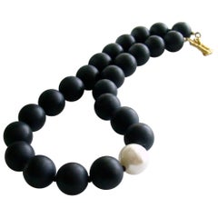 12 Weihnachtstage - Matter schwarzer Onyx & Muschelperlen Choker Halskette -Brooke VI